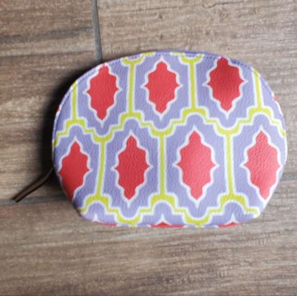 New Kate Spade Cabana Tile Multicolored Grainy Vinyl and Natural Cowhide Pouch. - Picture 12 of 15